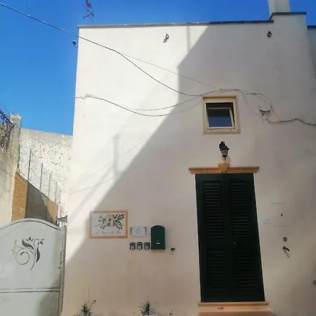 La Corte Delle *